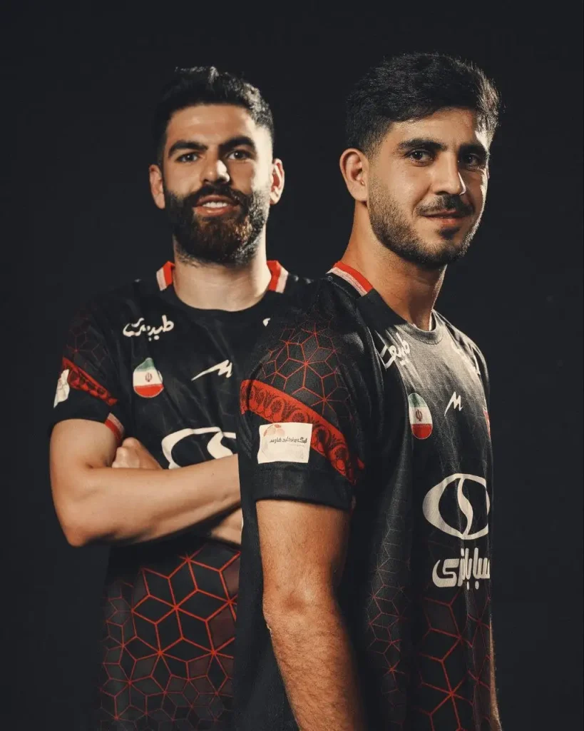 لباس دوم